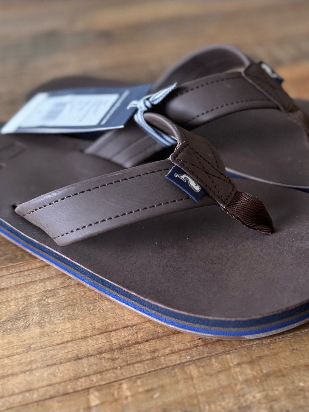 Vineyard Vines Mens Brown Leather Flip Flops / Sandals NWT!
